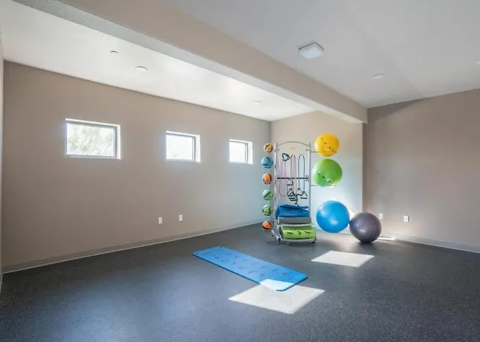 Stylish 1bd - Balcony, Pool, Gym, W-d - Sleeps 4 Tempe