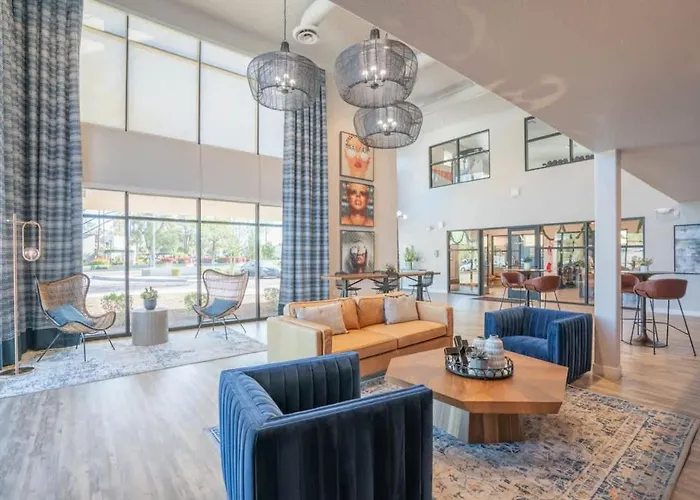 Stylish 1bd - Balcony, Pool, Gym, W-d - Sleeps 4