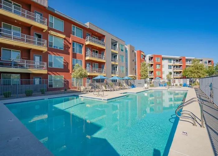 Stylish 1bd - Balcony, Pool, Gym, W-d - Sleeps 4 Tempe